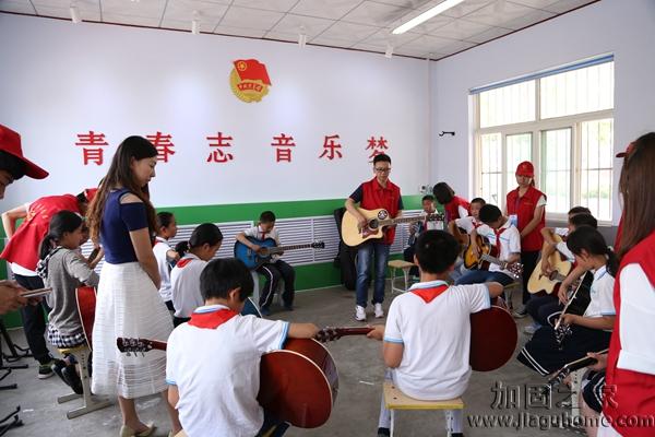 愛(ài)心支教淪為賺錢(qián)工具，這樣的扭曲的“生意經(jīng)”你是否經(jīng)歷過(guò)