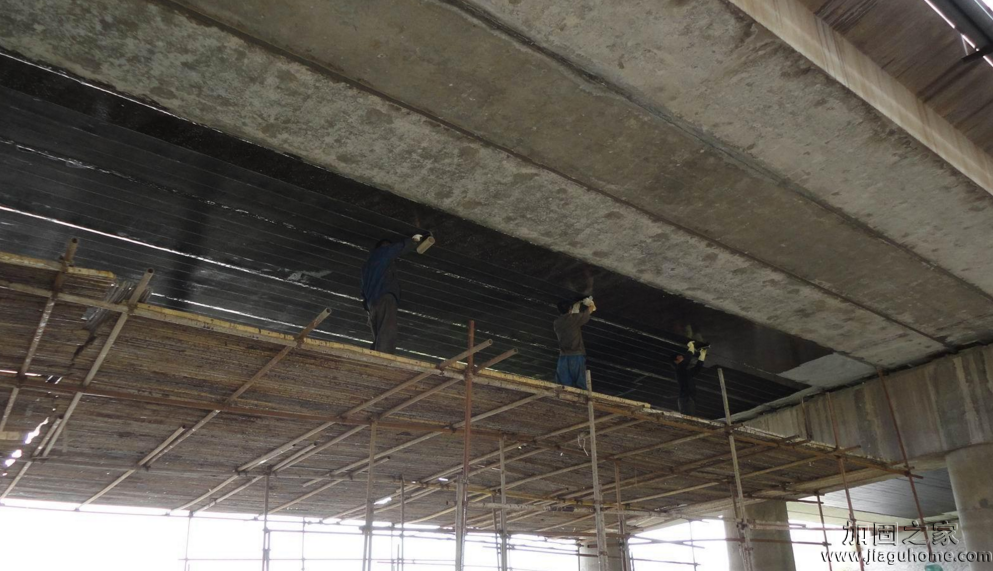 橋梁維修加固施工中，粘鋼加固和碳纖維布加固能互換嗎?