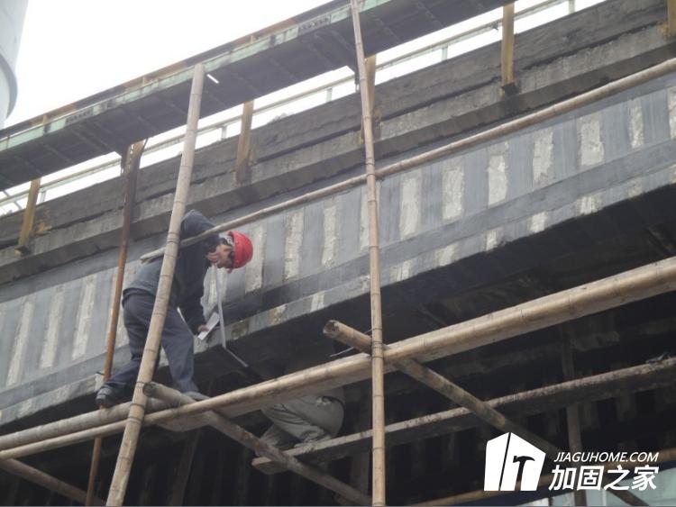 經(jīng)過南昌壇子口立交橋的注意啦！加固施工臨時占用半個車道