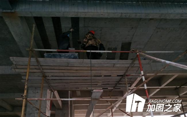 建筑施工中粘鋼加固能起到什么作用？
