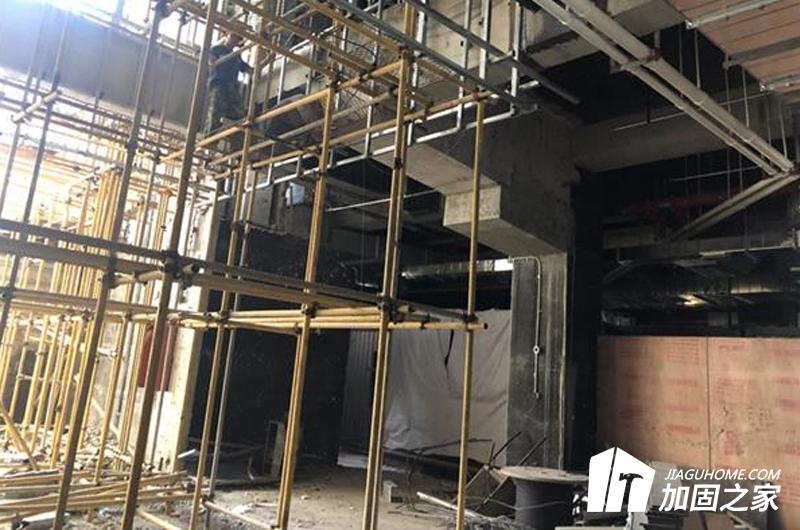 在建筑加固中，原材料有哪幾類?