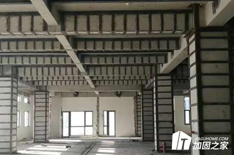 在建筑加固施工時(shí)，如何保證全程安全施工?